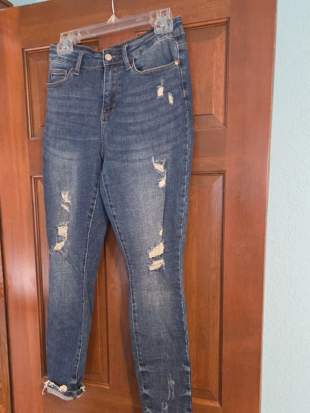 Judy Blue Medium Wash Distressed Skinny Jeans